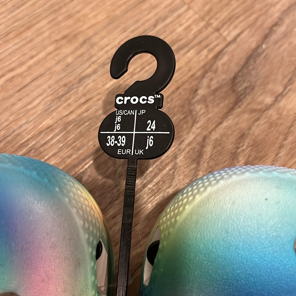 Crocs J6 Tye Dye NWT - Picture 8 of 9